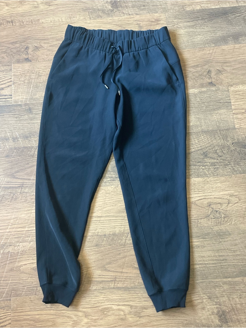 Lululemon On the Fly size 6 black sweats